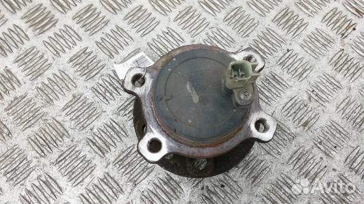 Ступица задняя левая volvo V60 1 (83T22LZ01)