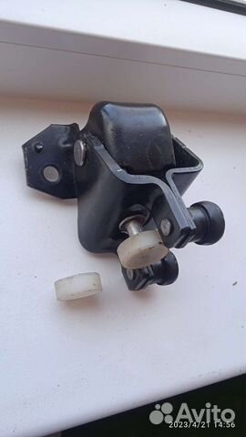 Ролик средний задней двери пежо партнёр 2013