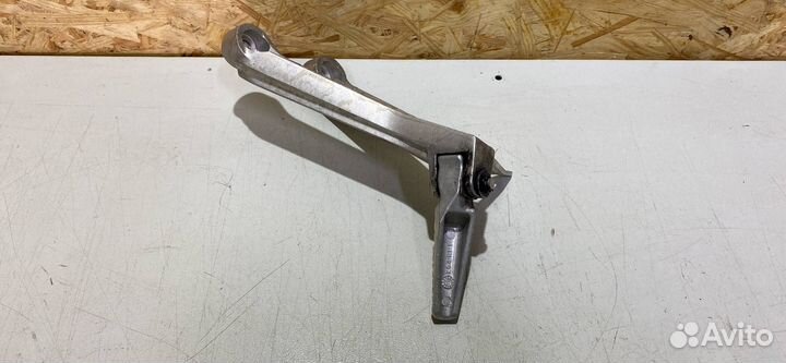 Кронштейн подножки (подножка) прав. Honda CBR650R