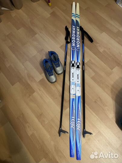 Беговые лыжи 150 и ботинки 32 размер в идеале