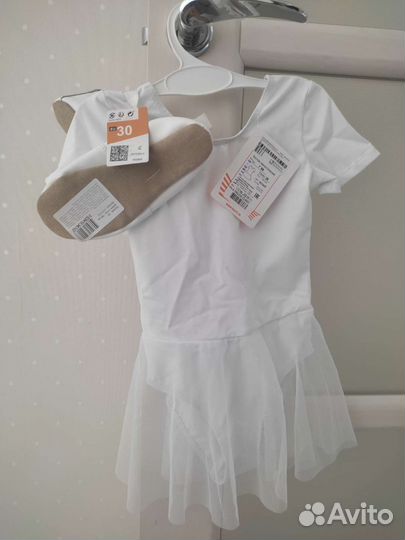 Гимнастический купальник новый с этикеткой