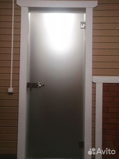 Дверь стеклянная межкомнатная