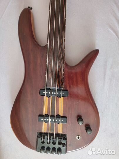 Бас гитара безладовая