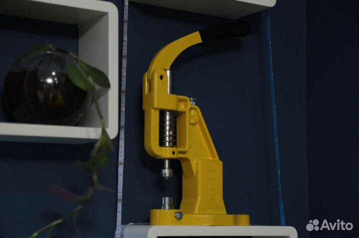 Преподаватель кройки и шитья