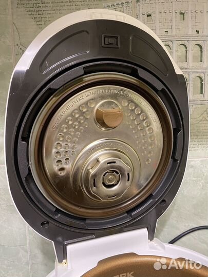 Мультиварка Bork U701