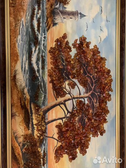 Панно из янтаря