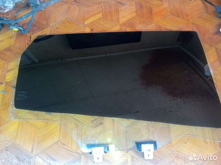 Стекло заднее правое Geely Coolray SX11