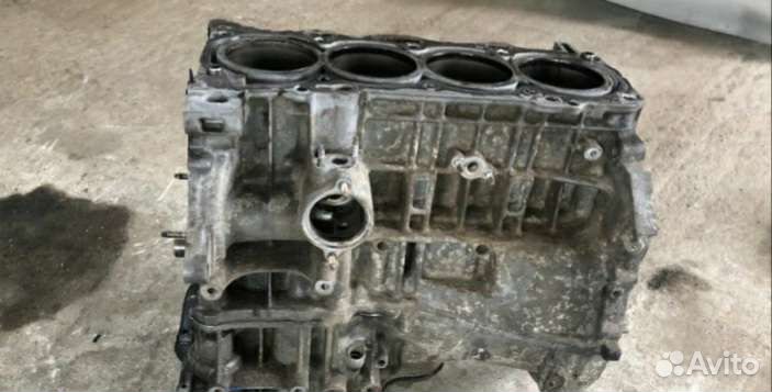 Блок двигателя на Тойоту авенсис 2литра АКПП
