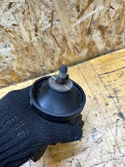 Опора двигателя Kia Sorento XM 2 2009-2020