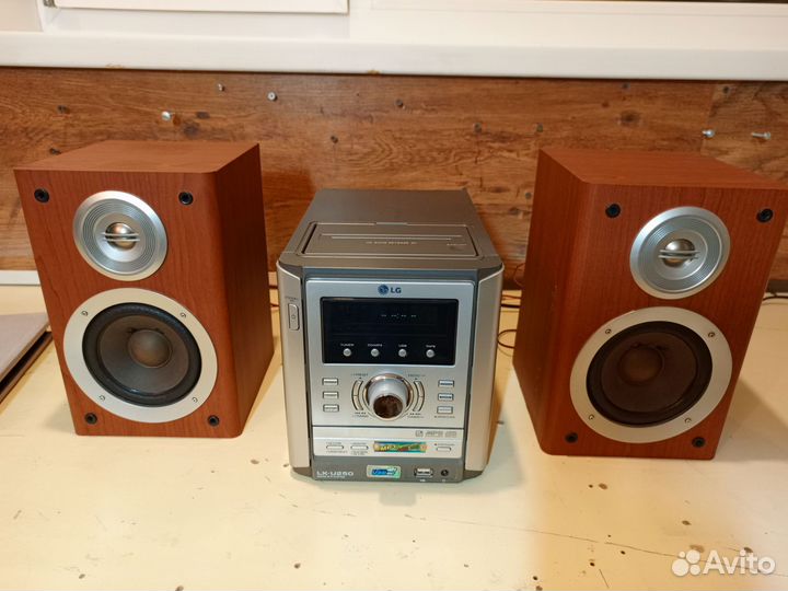 Музыкальный центр LG