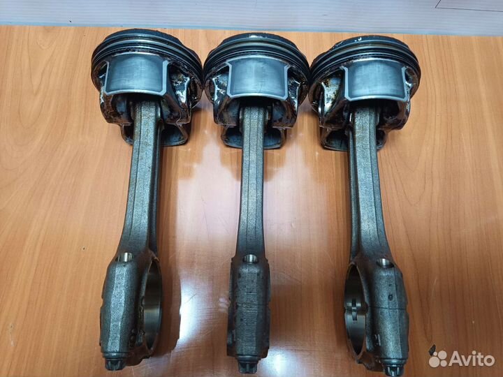 Поршни bmw b48b20b в сборе с шатунами
