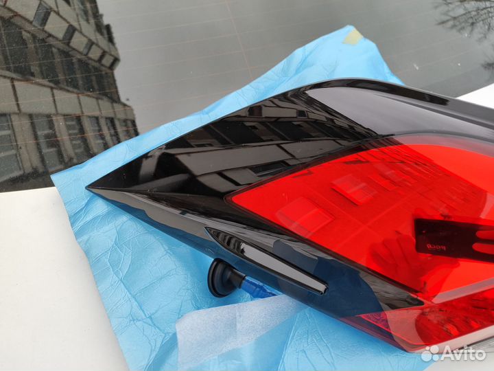 Оригинальный левый фонарь toyota RAV4 xa50