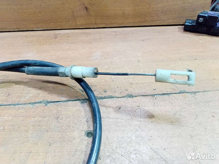 Тросик сцепления Volkswagen Passat 1989г B3