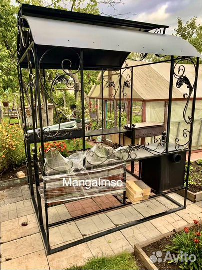 Мангал с крышей