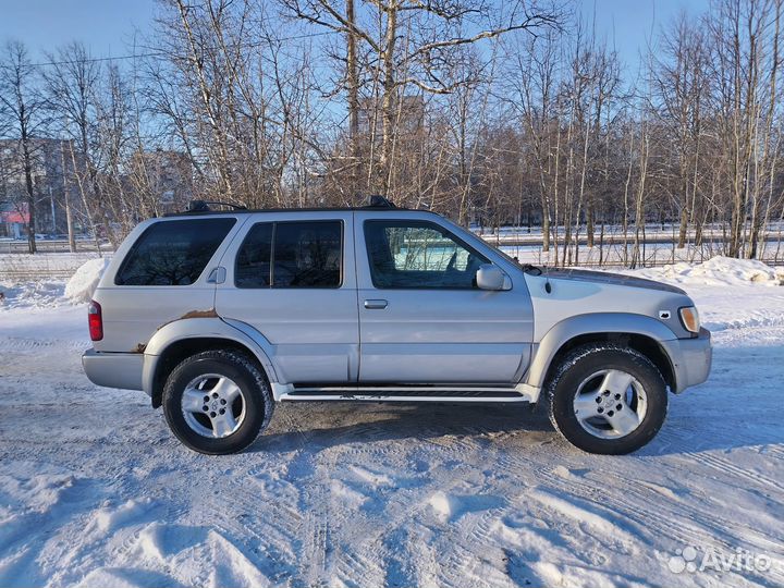 Infiniti QX4 3.5 AT, 2000, 205 645 км