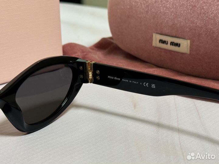 Солнечные очки Miu Miu SMU 09Y