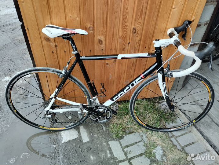Карбоновый шоссейный велосипед (Focus)