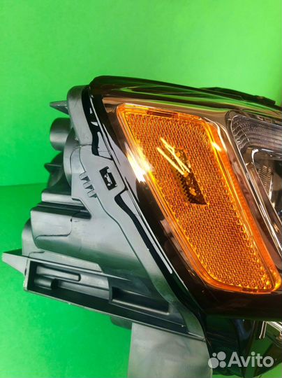 Фара правая Mopar Jeep Grand Cherokee WK2