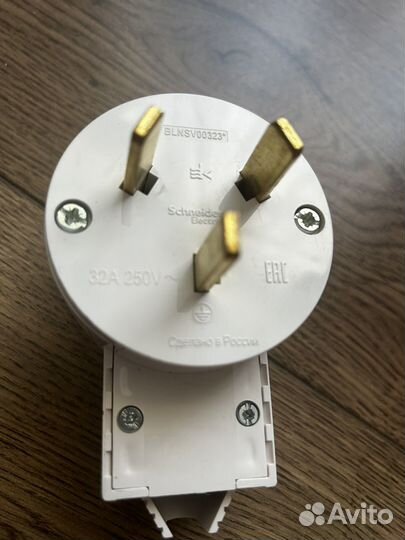 Вилка силовая Schneider Electric