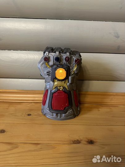 Рука Таноса