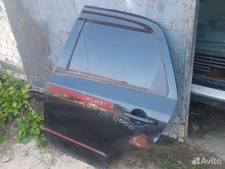 Задняя левая дверь suzuki sx4