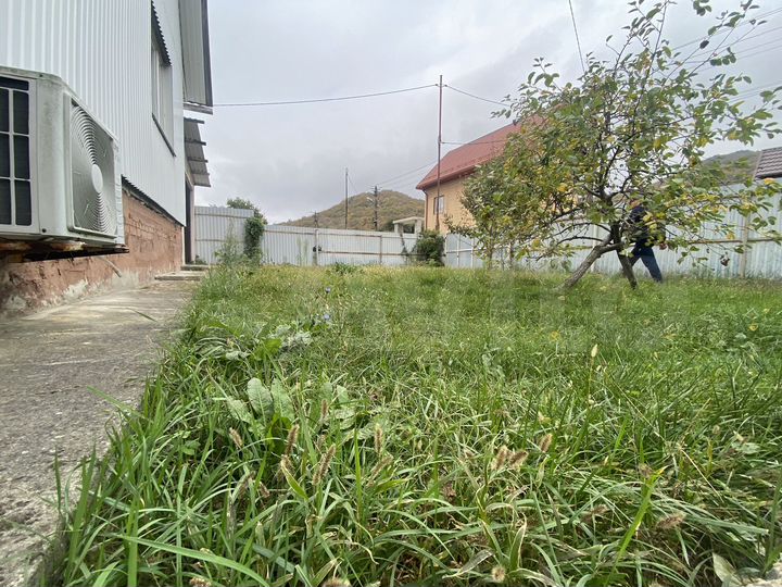 Дом 160 м² на участке 6 сот.