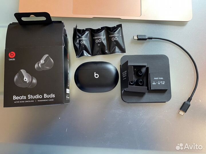 Беспроводные наушники Beats