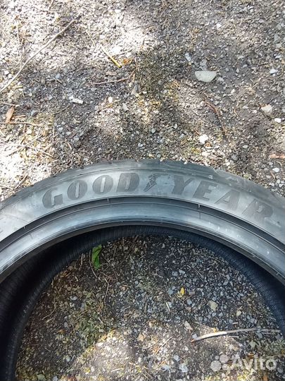 Goodyear Eagle RV-S Eco 245/40 R20 и 275/35 R20