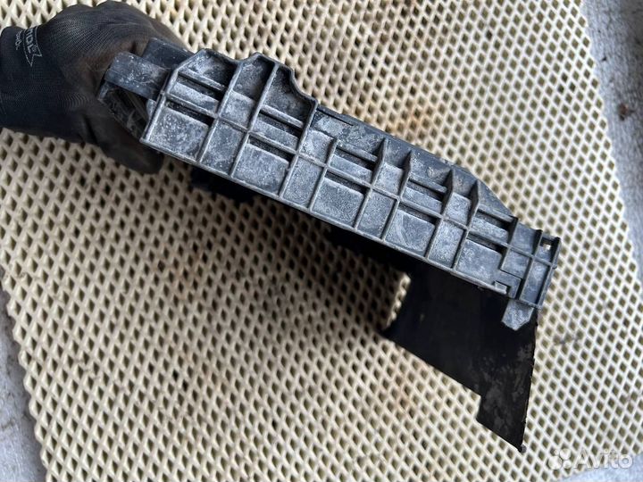 Крышка блока предохранителей VW Passat B6 2.0