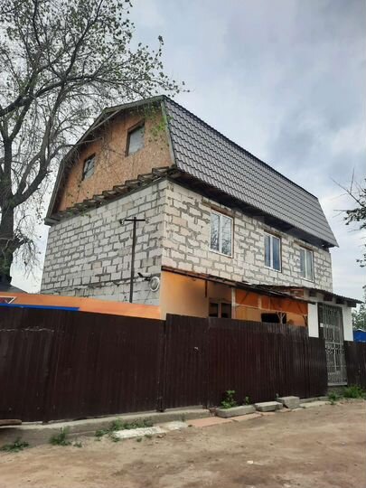 Дом 198 м² на участке 2,9 сот.