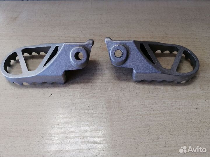 Подножки водителя (левая+правая) Питбайк Vento 17