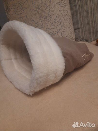 Лежанка-нора для кошек,собак новая