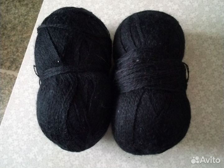 Нитки новые, шерсть