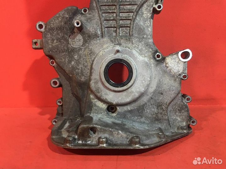 Крышка двигателя передняя Skoda Fabia 1 хетчбэк