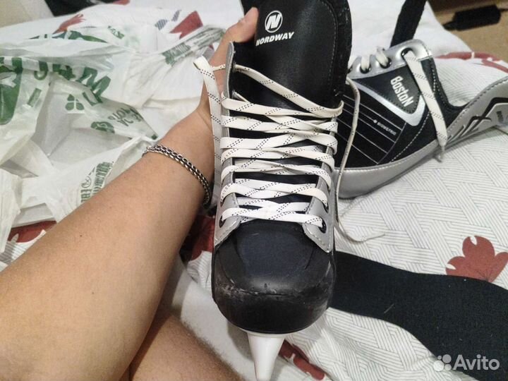 Хоккейные коньки