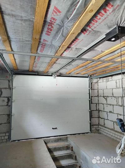 Секционные ворота под ключ