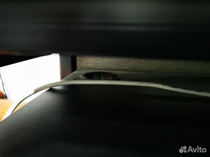 Компьютерный стол IKEA Fredde