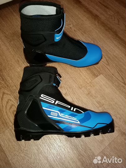 Лыжные ботинки беговые 39
