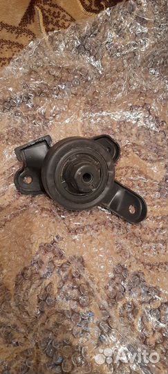 Продам правую подушку двс 3S FE