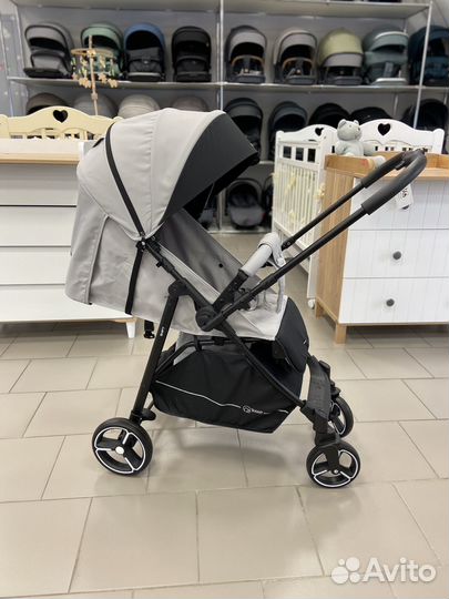 Коляска с перекидной ручкой
