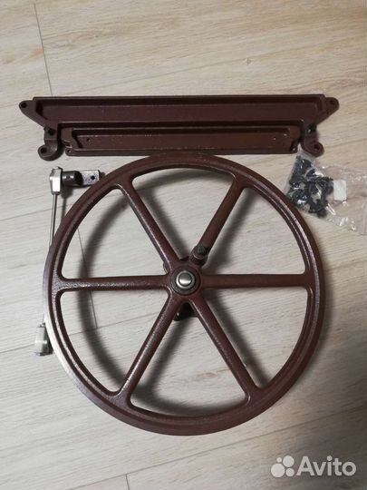 Привод и педаль швейной машинки