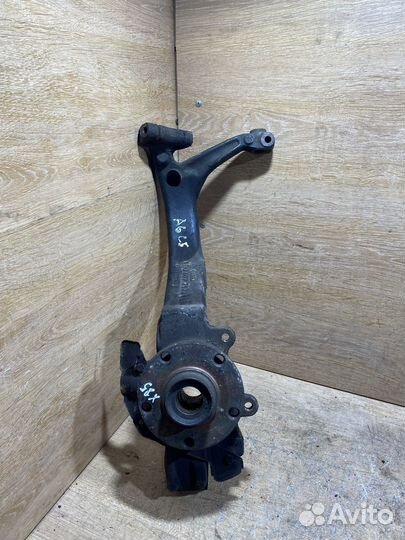 Поворотный кулак передний левый Audi A6 С5 X85