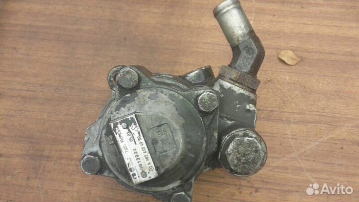 Насос гидроусилителя руля Mercedes Benz Axor MP1