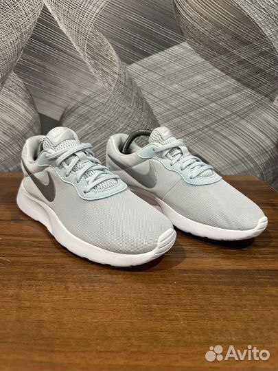 Кроссовки nike tanjun размер 37,5