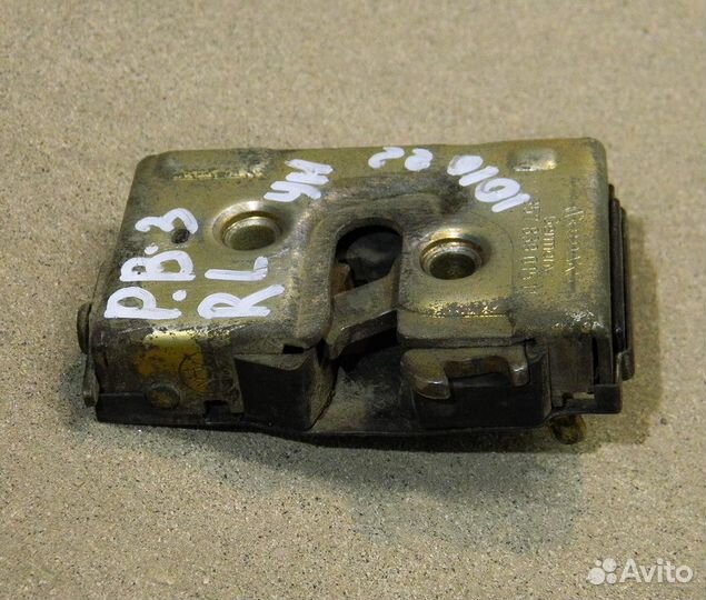 Замок двери зад. левой VW Passat B3 универсал