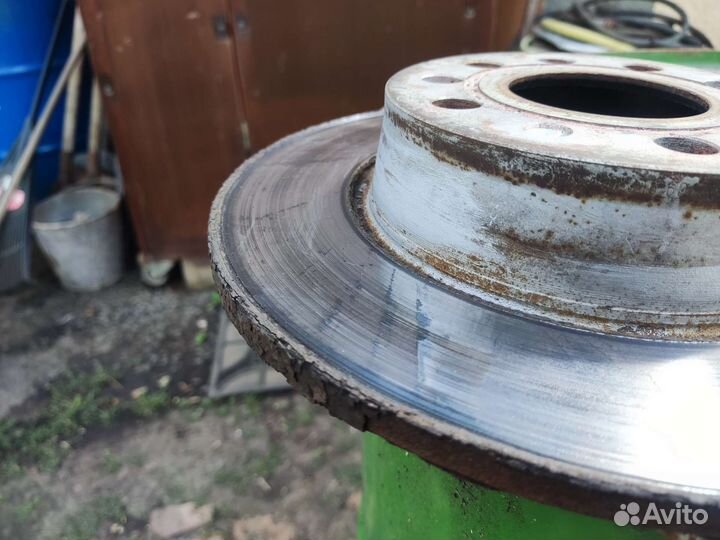 Тормозные диски задние Vag 272 мм 5Q0615601D