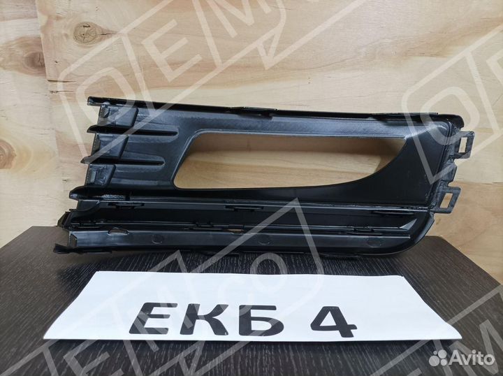 Окантовка противотуманной фары Фольксваген Поло 5