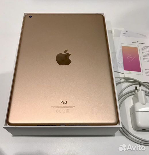 Apple iPad 2018 полный комплект в отл состоянии