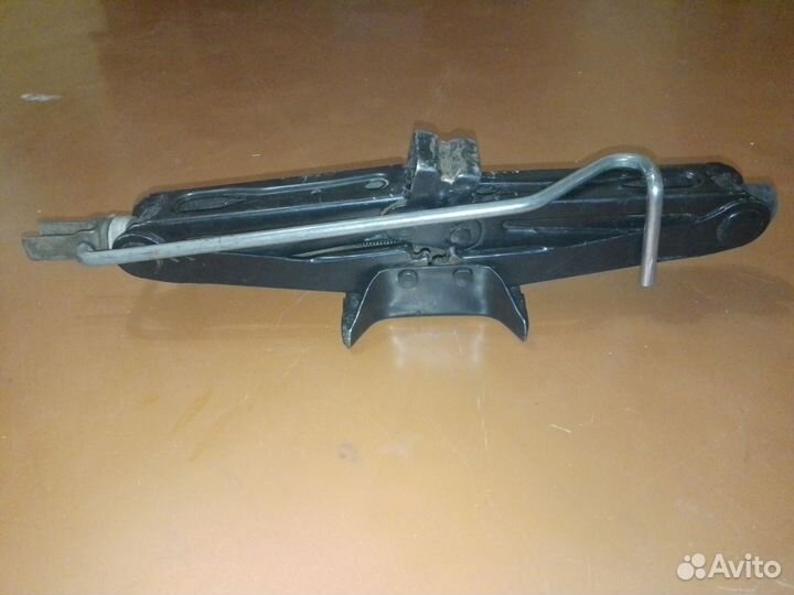 Домкрат винтовой