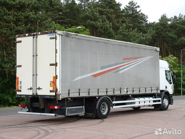 В разборке грузовик Renault,Premium II с 2007